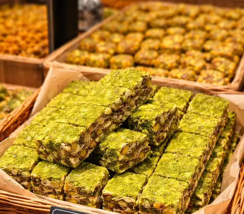 karadutlu ve antepfıstıklı baklava lokum
